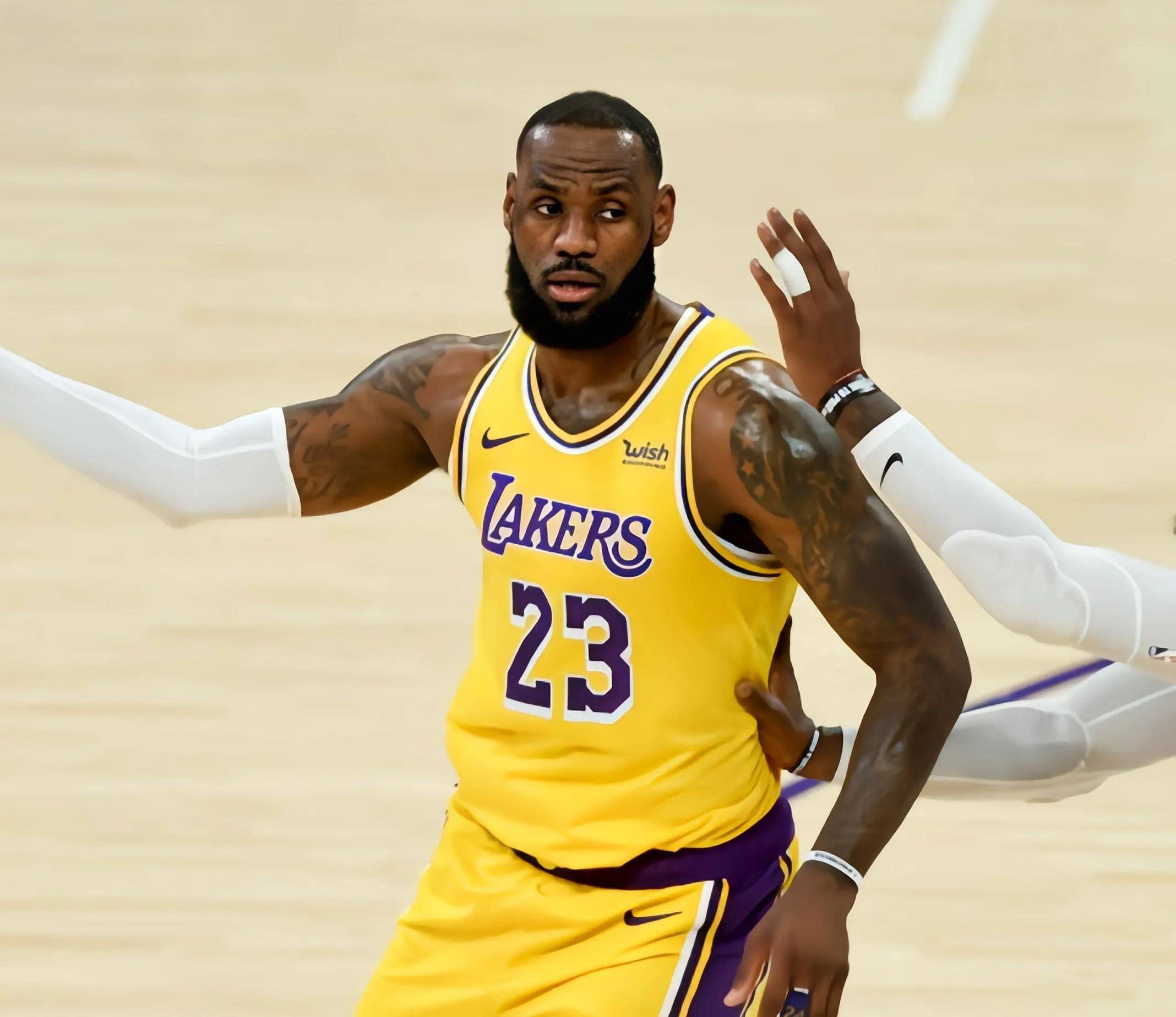 包含热火不断突破！，詹姆斯连续三场比赛得分超过出色防守观众掌声雷动的词条棋牌游戏